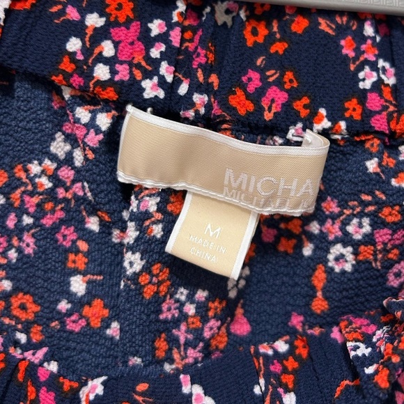 Michael Kors floral navy on/off shoulder short sleeve blouse- size M like new - Picture 6 of 9